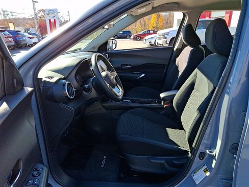 Used 2023 Nissan Kicks SV image 14