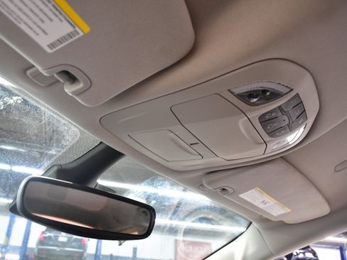 Used 2023 Chrysler Pacifica Touring-L FWD image 30