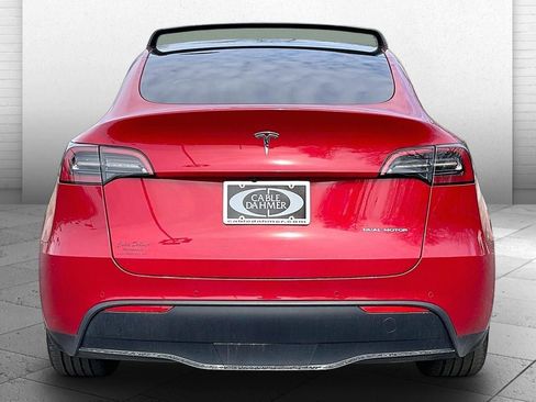 Used 2021 Tesla Model Y Long Range image 3