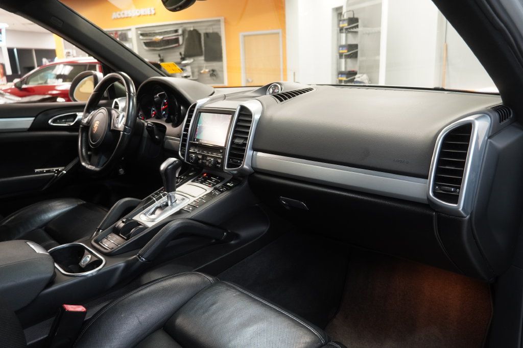 Used 2012 Porsche Cayenne AWD/4WD image 36