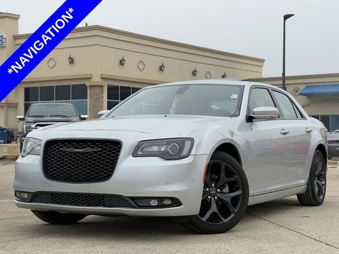 Used 2023 Chrysler 300 S image 2