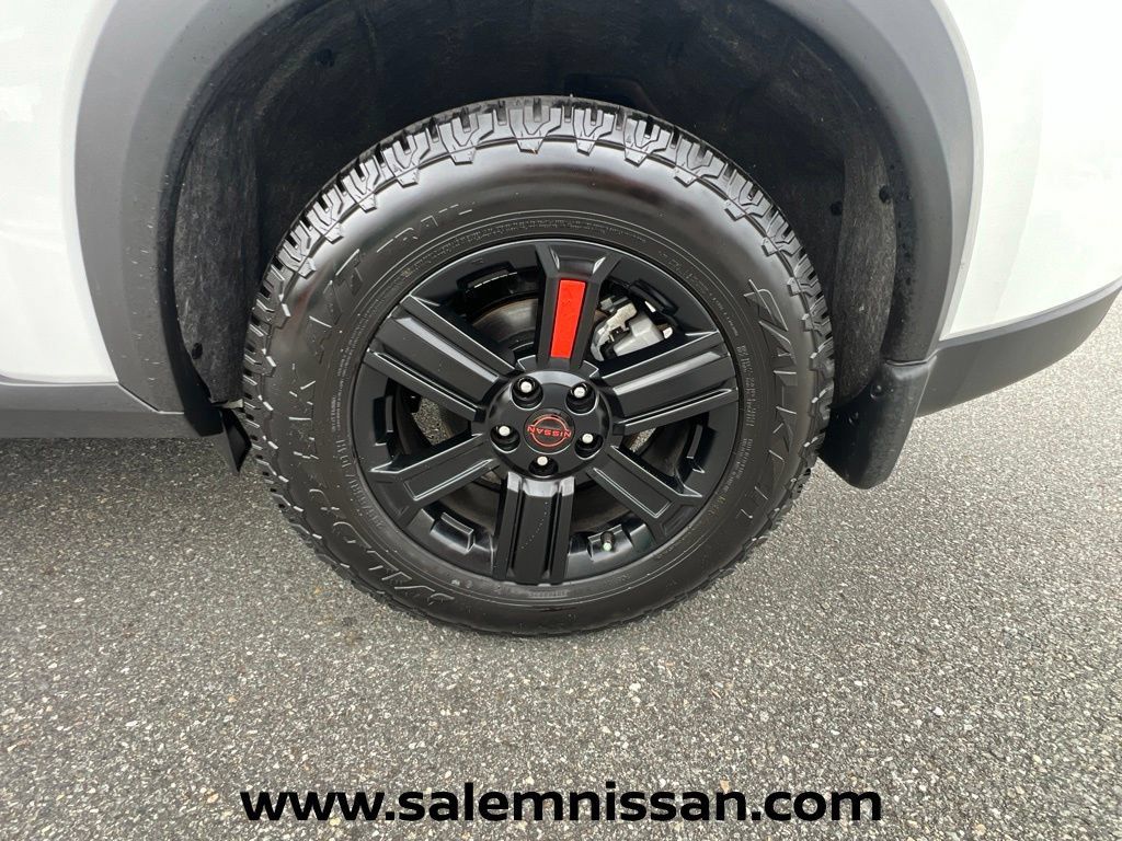 Certified 2026 Nissan Rogue SV AWD/4WD image 28