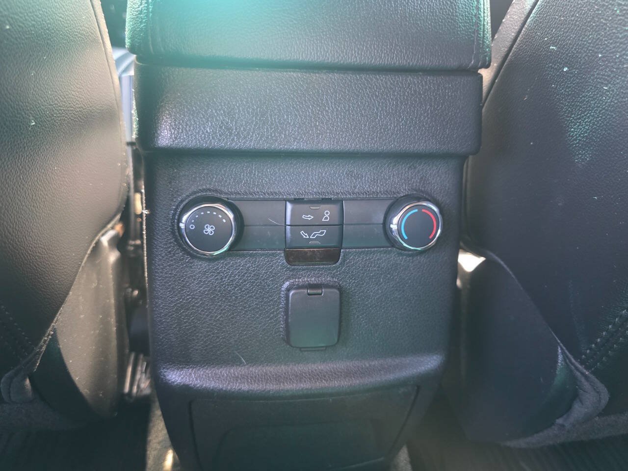 Used 2017 Ford Explorer XLT w/ Equipment Group 202A FWD image 20