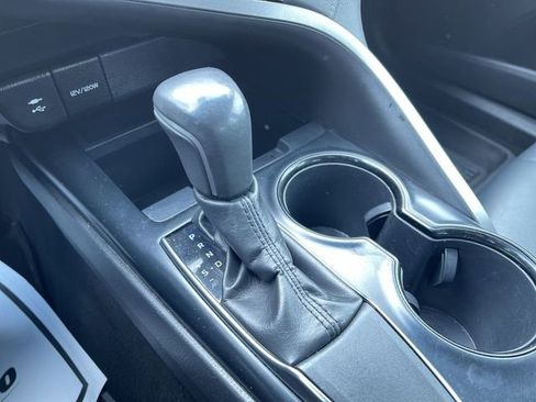 Used 2019 Toyota Camry SE image 16