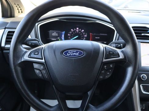 Used 2020 Ford Fusion SE FWD image 32