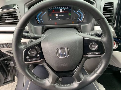 Used 2023 Honda Odyssey Touring image 19