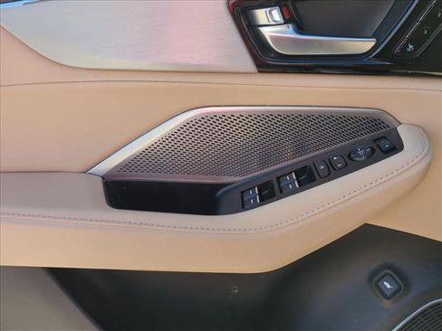 Used 2024 Acura MDX FWD image 11