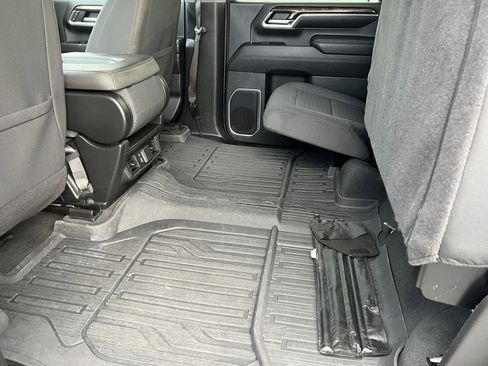 Used 2024 GMC Sierra 3500 SLE w/ SLE Convenience Package image 17