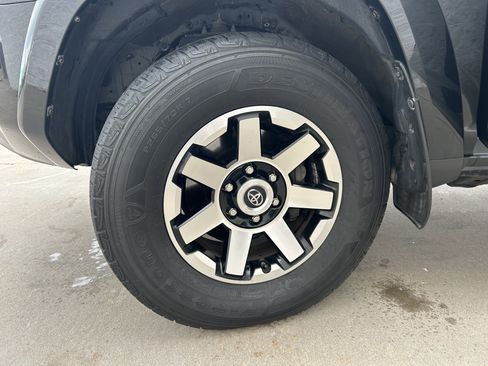 Used 2017 Toyota 4Runner TRD Off-Road Premium image 10