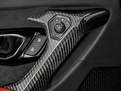 Used 2021 Lamborghini Huracan EVO RWD image 14