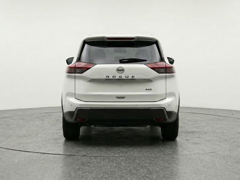 Used 2025 Nissan Rogue SV image 7