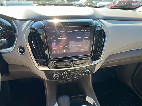 Used 2021 Chevrolet Traverse LT image 31