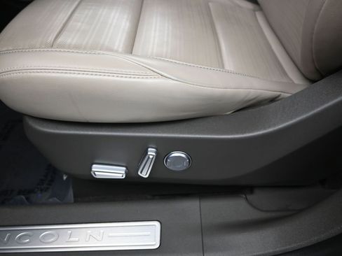 Used 2024 Lincoln Nautilus Reserve w/ Equipment Group 202A image 12