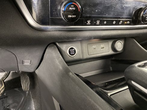 Used 2021 Nissan Rogue SV AWD/4WD image 24