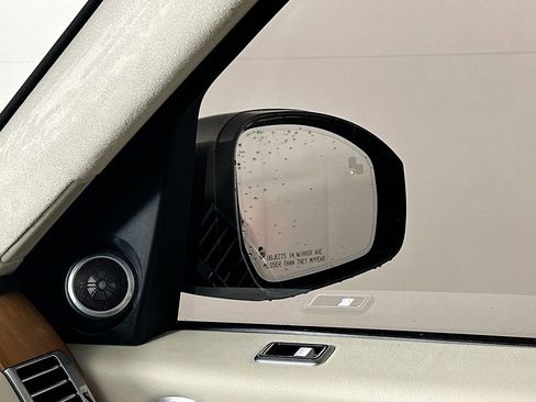 Used 2019 Land Rover Range Rover HSE image 25