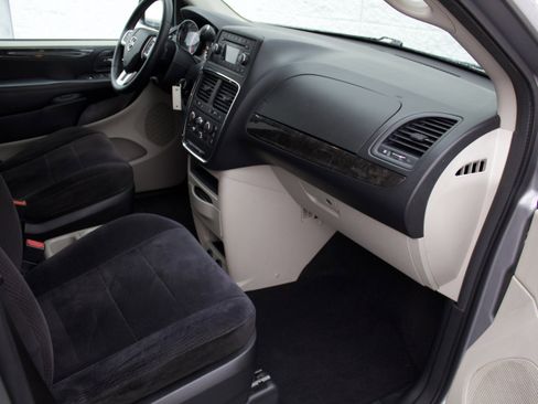Used 2014 Dodge Grand Caravan SE w/ Quick Order Package 29E SE FWD image 29