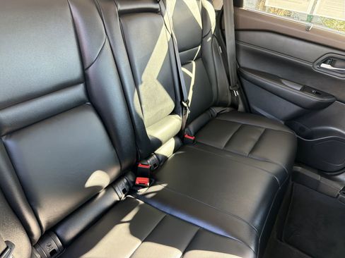 Used 2023 Nissan Rogue SL w/ SL Premium Package image 32