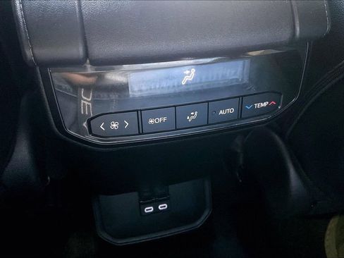 Used 2025 Toyota Highlander XSE AWD/4WD image 16