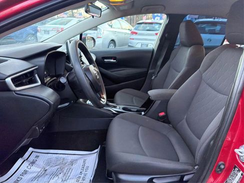 Used 2021 Toyota Corolla LE image 9