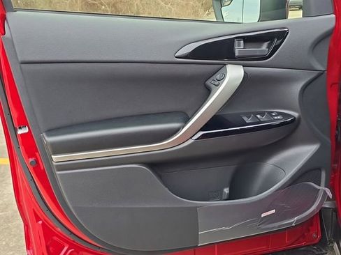 New 2025 Mitsubishi Eclipse Cross LE image 9