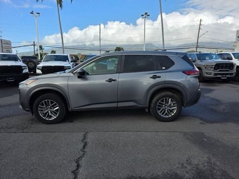 Used 2023 Nissan Rogue S image 4