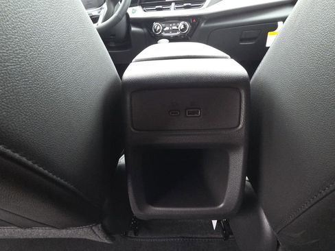 New 2026 Chevrolet Trax LT w/ Sunroof Package FWD image 31