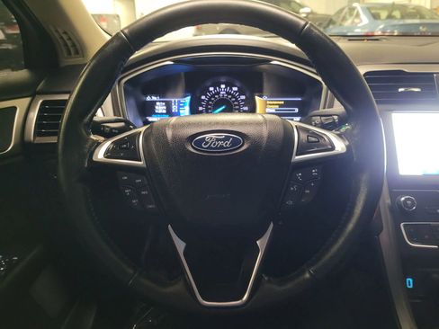 Used 2020 Ford Fusion SEL image 18