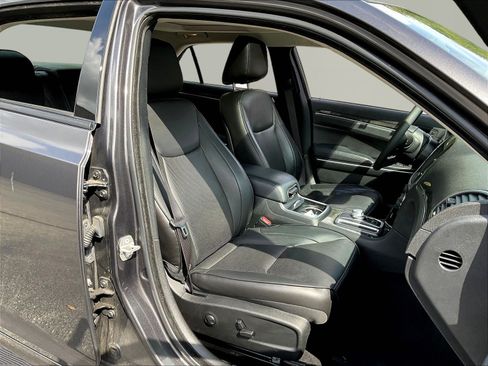 Used 2023 Chrysler 300 Touring L w/ Popular Equipment Group RWD image 29