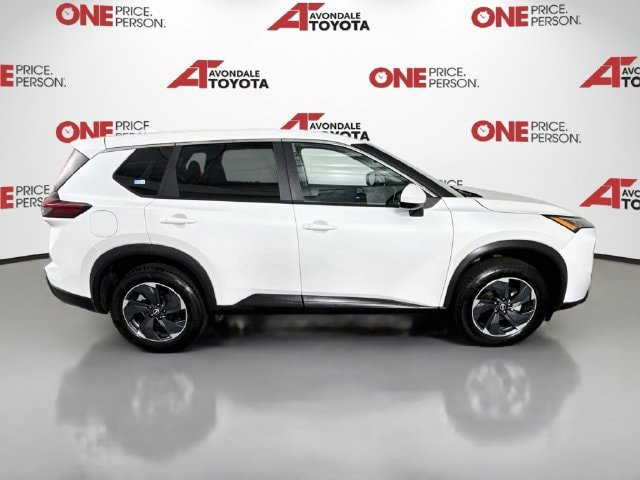 Used 2024 Nissan Rogue SV FWD image 8