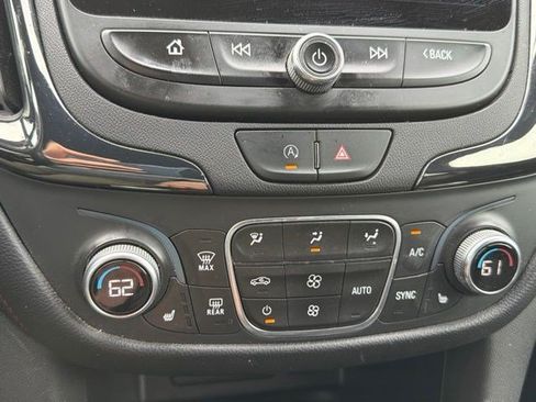 Used 2022 Chevrolet Equinox RS w/ RS Leather Package AWD/4WD image 19