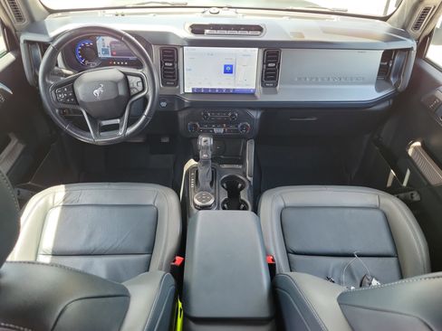 Used 2022 Ford Bronco Outer Banks w/ Sasquatch Package AWD/4WD image 12