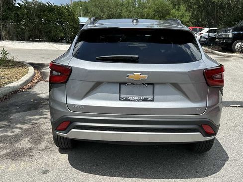 Certified 2025 Chevrolet Trax LT FWD image 5