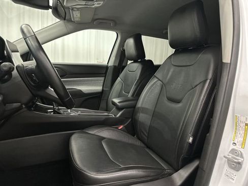Used 2022 Jeep Compass Latitude AWD/4WD image 16