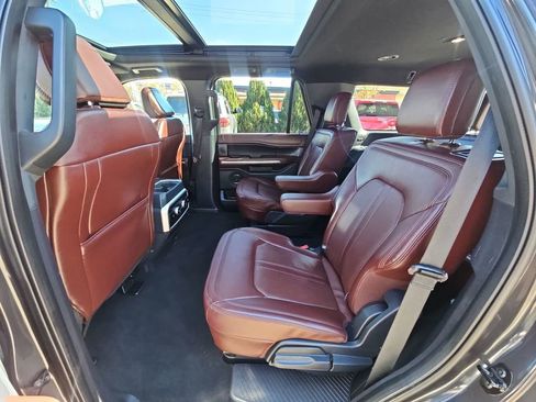 Used 2024 Ford Expedition Limited image 20