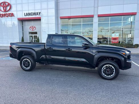 New 2025 Toyota Tacoma TRD Off-Road AWD/4WD image 2