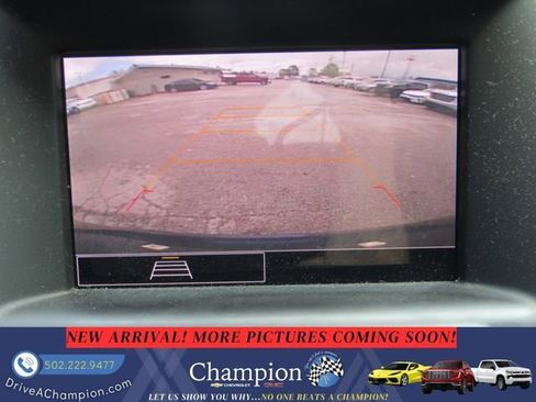 Used 2022 GMC Terrain SLE w/ Driver Convenience Package FWD image 12