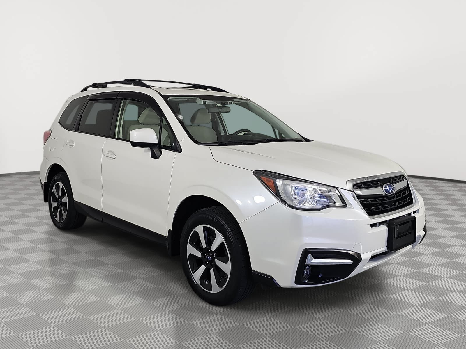 Used 2017 Subaru Forester 2.5i Premium AWD/4WD image 2