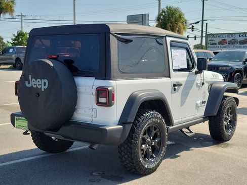 Used 2022 Jeep Wrangler Sport AWD/4WD image 6