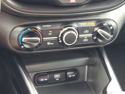 Used 2025 Kia Soul LX w/ LX Technology Package FWD image 20