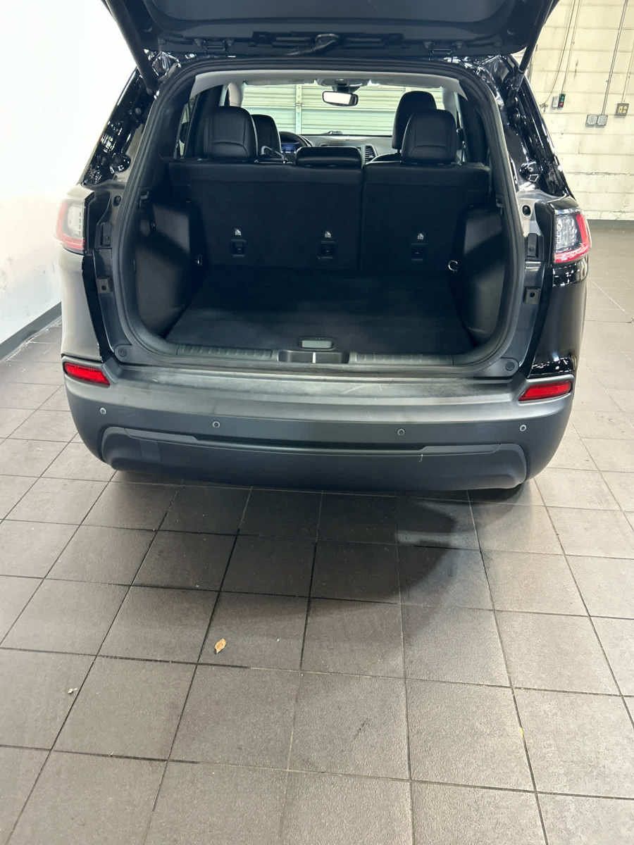 Used 2023 Jeep Cherokee Altitude Lux AWD/4WD image 11