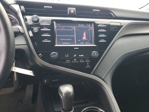 Used 2020 Toyota Camry SE image 15