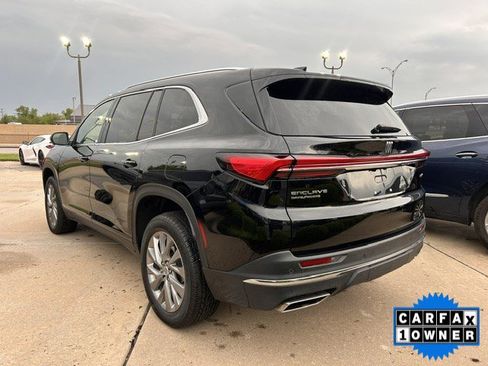 Used 2025 Buick Enclave Preferred image 2