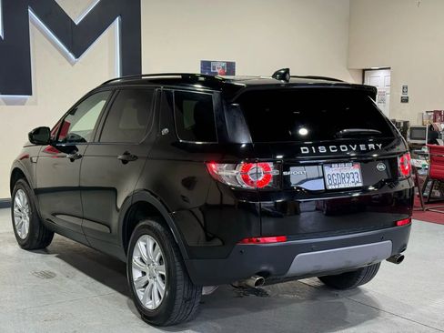 Used 2019 Land Rover Discovery Sport SE image 6