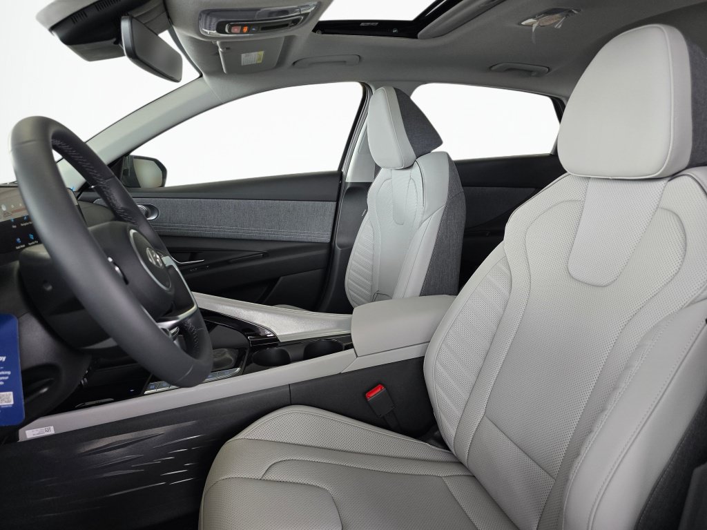 New 2026 Hyundai Elantra Limited FWD image 16