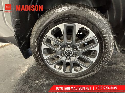 Used 2022 Toyota Tundra Limited image 10