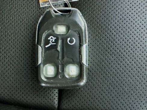 Used 2020 GMC Acadia SLT w/ Driver Alert Package II image 37