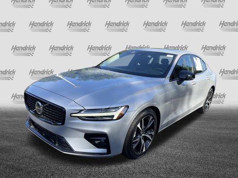 Certified 2024 Volvo S60 B5 Core FWD image 5