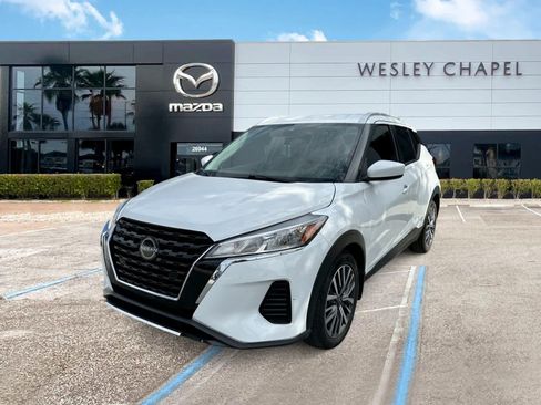 Used 2023 Nissan Kicks SV FWD image 1