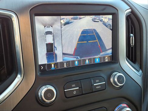 Used 2022 GMC Sierra 2500 Denali w/ Denali Black Diamond Edition image 9