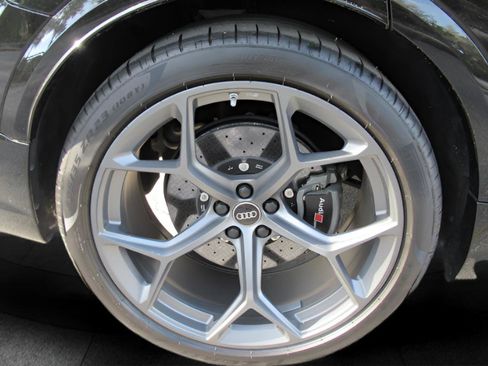 Used 2025 Audi RS Q8 performance image 16